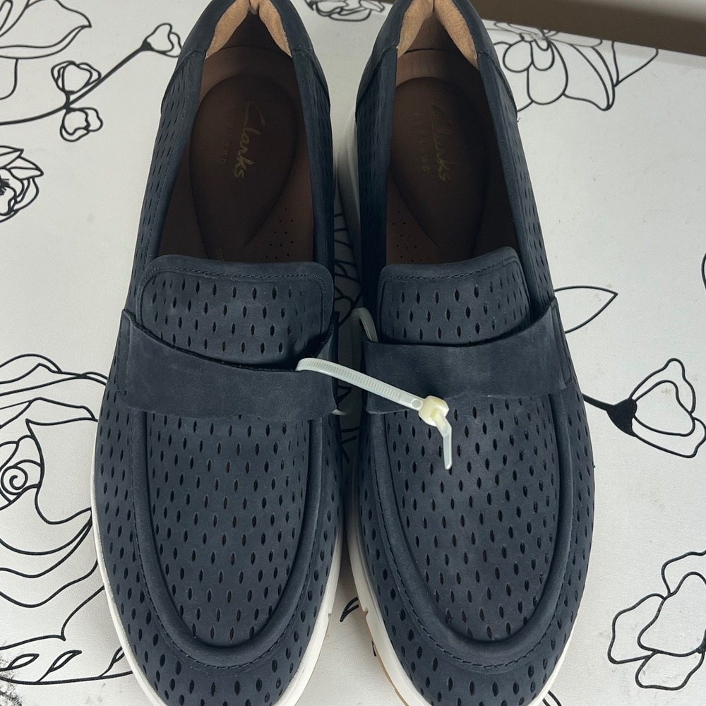 Clarks Lorini Edge Navy Nubuck Perforated Platform Loafers Womens 9.5 M - Picture 5 of 8